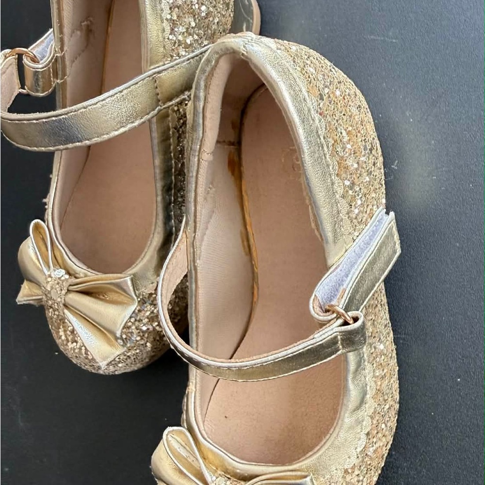 Gold Glitter Mary Jane Dress Shoes | Toddler Size 8 - Picture 7 of 7